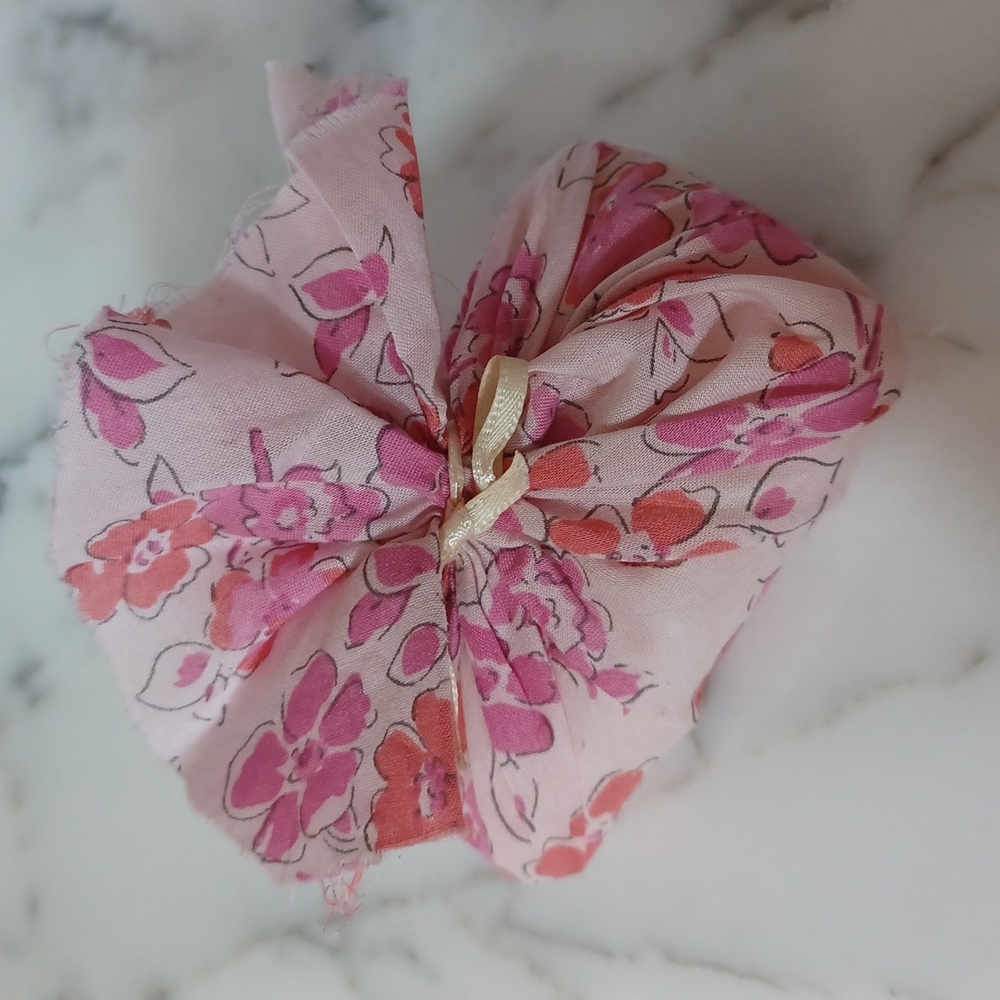 Anthropologie Gardena Soap 2.7 oz pink floral made in France new with tags